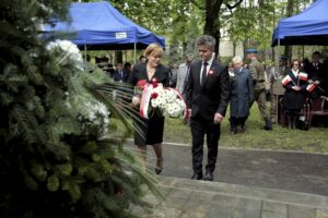 03.05.2016 Kielce. Uroczystości ustanowienia Konstytucji 3 Maja pod pomnikiem Stanisława Staszica w parku. / Jarosław Kubalski / Radio Kielce