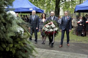 03.05.2016 Kielce. Uroczystości ustanowienia Konstytucji 3 Maja pod pomnikiem Stanisława Staszica w parku. / Jarosław Kubalski / Radio Kielce