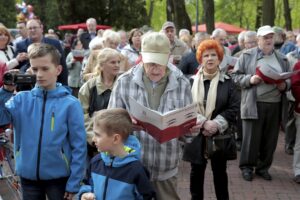 03.05.2016 Kielce. Świeto konstytucji 3 Maja. Pieśniobranie w Parku Miejskim. / Jarosław Kubalski / Radio Kielce