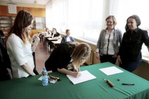 05.05.2016 Kielce. Matura z matematyki w IV Liceum Ogólnokształcącym. / Jarosław Kubalski / Radio Kielce