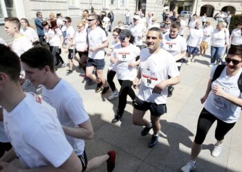 07.05.2016 Kielce. Rynek. Happening "Wyprzedź cukrzycę". / Jarosław Kubalski / Radio Kielce