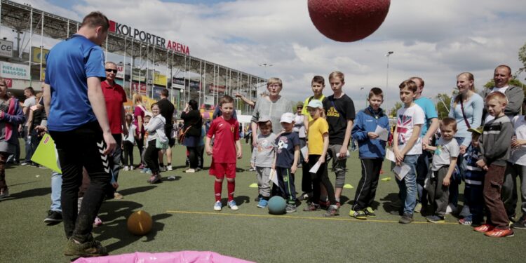 07.05.2016 Kielce. Sportowa Majówka z klubem piłkarskim Korona Kielce. / Jarosław Kubalski / Radio Kielce