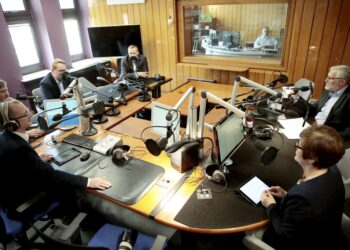 15.05.2016 Kielce. Studio polityczne Radia Kielce. / Jarosław Kubalski / Radio Kielce