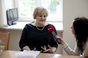 18.05.2016 Kielce. O karmieniu mlekiem matki rozmawiali specjaliści w Narodowym Funduszu Zdrowia. Dr Grażyna Pazera. / Jarosław Kubalski / Radio Kielce