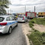 20.05.2016 Staw Kunowski. Pociąg towarowy zderzył się z samochodem ciężarowym. Ranne zostały dwie osoby z ciężarówki. / Jarosław Kubalski / Radio Kielce