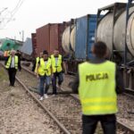 20.05.2016 Staw Kunowski. Pociąg towarowy zderzył się z samochodem ciężarowym. Ranne zostały dwie osoby z ciężarówki. / Jarosław Kubalski / Radio Kielce