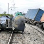 20.05.2016 Staw Kunowski. Pociąg towarowy zderzył się z samochodem ciężarowym. Ranne zostały dwie osoby z ciężarówki. / Jarosław Kubalski / Radio Kielce