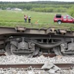 20.05.2016 Staw Kunowski. Pociąg towarowy zderzył się z samochodem ciężarowym. Ranne zostały dwie osoby z ciężarówki. / Jarosław Kubalski / Radio Kielce