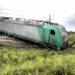 20.05.2016 Staw Kunowski. Pociąg towarowy zderzył się z samochodem ciężarowym. Ranne zostały dwie osoby z ciężarówki. / Jarosław Kubalski / Radio Kielce