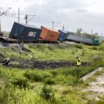 20.05.2016 Staw Kunowski. Pociąg towarowy zderzył się z samochodem ciężarowym. Ranne zostały dwie osoby z ciężarówki. / Jarosław Kubalski / Radio Kielce
