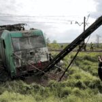 20.05.2016 Staw Kunowski. Pociąg towarowy zderzył się z samochodem ciężarowym. Ranne zostały dwie osoby z ciężarówki. / Jarosław Kubalski / Radio Kielce