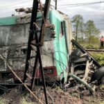 20.05.2016 Staw Kunowski. Pociąg towarowy zderzył się z samochodem ciężarowym. Ranne zostały dwie osoby z ciężarówki. / Jarosław Kubalski / Radio Kielce