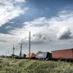 20.05.2016 Staw Kunowski. Pociąg towarowy zderzył się z samochodem ciężarowym. Ranne zostały dwie osoby z ciężarówki. / Jarosław Kubalski / Radio Kielce