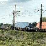 20.05.2016 Staw Kunowski. Pociąg towarowy zderzył się z samochodem ciężarowym. Ranne zostały dwie osoby z ciężarówki. / Jarosław Kubalski / Radio Kielce