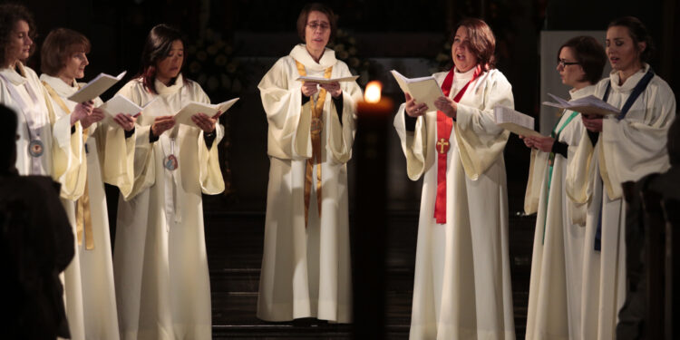 21.05.2016 Święty Krzyż. Międzynarodowy festiwal Anima Mundi. Misterium "Ordo Virtutum" Hildegardy z Bingen w wykonaniu zespołu Flores Rosarum. / Jarosław Kubalski / Radio Kielce