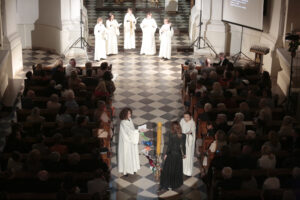 21.05.2016 Święty Krzyż. Międzynarodowy festiwal Anima Mundi. Misterium "Ordo Virtutum" Hildegardy z Bingen w wykonaniu zespołu Flores Rosarum. / Jarosław Kubalski / Radio Kielce