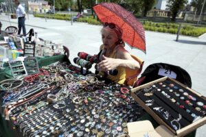 22.05.2016 Kielce. Kiermasz rękodzielnictwa pod WDK. / Jarosław Kubalski / Radio Kielce