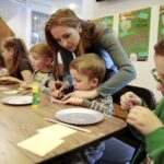 22.05.2016 Kielce. Warsztaty plastyczne dla dzieci w Teatrze Kubuś. / Jarosław Kubalski / Radio Kielce