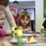 22.05.2016 Kielce. Warsztaty plastyczne dla dzieci w Teatrze Kubuś. / Jarosław Kubalski / Radio Kielce