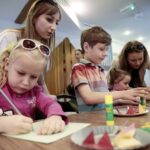 22.05.2016 Kielce. Warsztaty plastyczne dla dzieci w Teatrze Kubuś. / Jarosław Kubalski / Radio Kielce