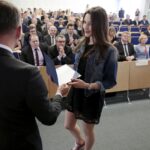 23.05.2016 Kielce. Sesja Sejmiku Województwa Świętokrzyskiego podczas której m.in wręczono stypendia dla  młodych sportowców. / Jarosław Kubalski / Radio Kielce