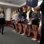 23.05.2016 Kielce. Sesja Sejmiku Województwa Świętokrzyskiego podczas której m.in wręczono stypendia dla  młodych sportowców. / Jarosław Kubalski / Radio Kielce