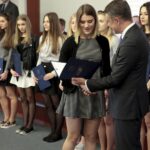 23.05.2016 Kielce. Sesja Sejmiku Województwa Świętokrzyskiego podczas której m.in wręczono stypendia dla  młodych sportowców. / Jarosław Kubalski / Radio Kielce