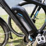 26.05.2016 Kielce. Policjanci patrolują na elektrycznych rowerach okolice Zalewu. / Jarosław Kubalski / Radio Kielce