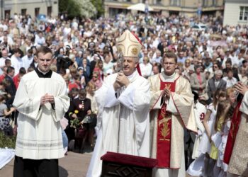 26.05.2016 Kielce. Procesja Bożego Ciała. / Jarosław Kubalski / Radio Kielce