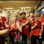 27.05.2016 Kolonia. Niemcy. Kibice na Lanxess Arena przed meczami o trzecie , drugie i pierwsze miejsce. / Jarosław Kubalski / Radio Kielce