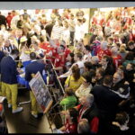 27.05.2016 Kolonia. Niemcy. Kibice na Lanxess Arena przed meczami o trzecie , drugie i pierwsze miejsce. / Jarosław Kubalski / Radio Kielce