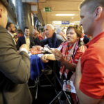 27.05.2016 Kolonia. Niemcy. Kibice na Lanxess Arena przed meczami o trzecie , drugie i pierwsze miejsce. / Jarosław Kubalski / Radio Kielce