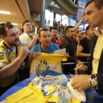 27.05.2016 Kolonia. Niemcy. Kibice na Lanxess Arena przed meczami o trzecie , drugie i pierwsze miejsce. / Jarosław Kubalski / Radio Kielce