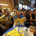 27.05.2016 Kolonia. Niemcy. Kibice na Lanxess Arena przed meczami o trzecie , drugie i pierwsze miejsce. / Jarosław Kubalski / Radio Kielce