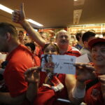 27.05.2016 Kolonia. Niemcy. Kibice na Lanxess Arena przed meczami o trzecie , drugie i pierwsze miejsce. / Jarosław Kubalski / Radio Kielce