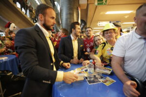 27.05.2016 Kolonia. Niemcy. Kibice na Lanxess Arena przed meczami o trzecie , drugie i pierwsze miejsce. / Jarosław Kubalski / Radio Kielce