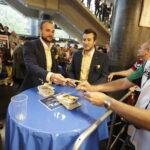27.05.2016 Kolonia. Niemcy. Kibice na Lanxess Arena przed meczami o trzecie , drugie i pierwsze miejsce. / Jarosław Kubalski / Radio Kielce