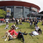 28.05.2016. Piknikowa atmosfera przed meczem i kolejka po bilety na Final Four 2017 / Jarosław Kubalski / Radio Kielce