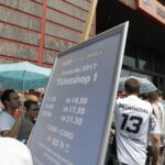 28.05.2016. Piknikowa atmosfera przed meczem i kolejka po bilety na Final Four 2017 / Jarosław Kubalski / Radio Kielce