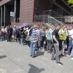 28.05.2016. Piknikowa atmosfera przed meczem i kolejka po bilety na Final Four 2017 / Jarosław Kubalski / Radio Kielce