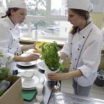 31.05.2016 Kielce. Kulinarna część konkursu dla hufców OHP "Europa da się lubić" . Uczestnicy przygotowywali potrawy z różnych rejonów Europy. / Jarosław Kubalski / Radio Kielce