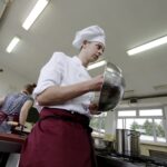 31.05.2016 Kielce. Kulinarna część konkursu dla hufców OHP "Europa da się lubić" . Uczestnicy przygotowywali potrawy z różnych rejonów Europy. / Jarosław Kubalski / Radio Kielce