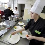 31.05.2016 Kielce. Kulinarna część konkursu dla hufców OHP "Europa da się lubić" . Uczestnicy przygotowywali potrawy z różnych rejonów Europy. / Jarosław Kubalski / Radio Kielce