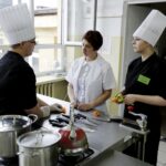 31.05.2016 Kielce. Kulinarna część konkursu dla hufców OHP "Europa da się lubić" . Uczestnicy przygotowywali potrawy z różnych rejonów Europy. / Jarosław Kubalski / Radio Kielce