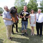 29.05.2016 Ożarów. 7. Młodzieżowy Czempionat Koni Rasy Zimnokrwistej. Prezentacja i nagradzanie klaczy 2-letnich / Wojciech Habdas / Radio Kielce