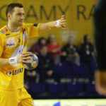 1.3.2016 Kielce. Mecz Vive Tauron - Śląsk Wrocław. Mariusz Jurkiewicz rozegrał we wtorek pierwszy mecz od czasu majowej kontuzji kolana. / Wojciech Habdas / Radio Kielce