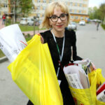 4.5.2016 Kielce. Zawodnicy Korony Kielce odwiedzili małych pacjentów w Szpitalu Dziecięcym. / Wojciech Habdas / Radio Kielce