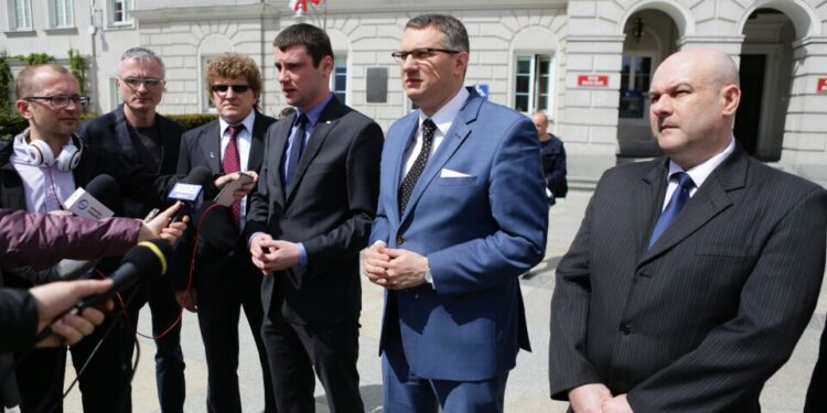 06.05.2016. Konferencja Przemysława Wiplera na Rynku w Kielcach / Wojciech Habdas / Radio Kielce