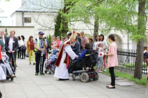 06.05.2016. Ulicami Kielc przeszedł marsz, będący częścią obchodów Dnia Godności Osób z Niepełnosprawnością / Wojciech Habdas / Radio Kielce