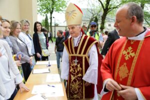 06.05.2016. Ulicami Kielc przeszedł marsz, będący częścią obchodów Dnia Godności Osób z Niepełnosprawnością / Wojciech Habdas / Radio Kielce